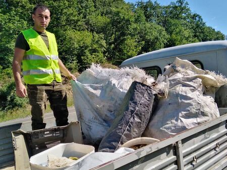 ТП ДГС Айтос реализира кампания по почистване на горски територии в региона