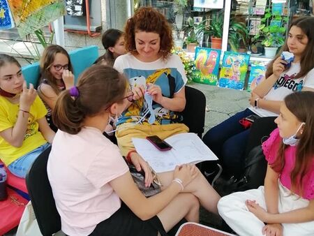НЧ "Асен Златаров" продължава да заплита чудеса за децата на Бургас