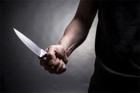 Пореден кошмар в Бургас: Мъж подгони жена с нож, отказала да му каже „здравей“