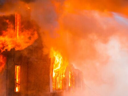 Голям пожар в дом за възрастни край Варна, има загинал