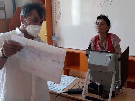 Справят ли се бургаските роми с машинното гласуване (ВИДЕО)