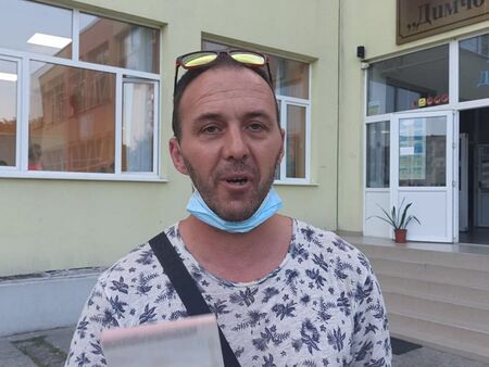 СИК в жк „Славейков“ не даде на бургазлия да гласува с паспорта си