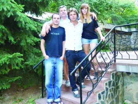 Три деца делят наследството на Евгений Бакърджиев