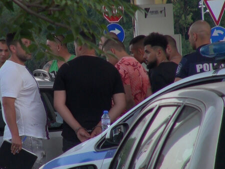 Зрелищни арести на изхода на Бургас след кражба в чейндж бюро и побой