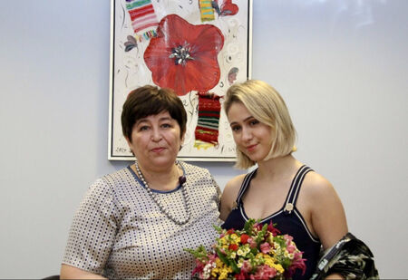 Мария Бакалова се прибра в България (СНИМКИ)