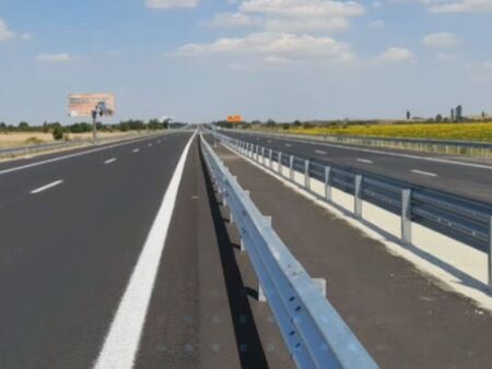 Отварят ремонтирано платно между Чирпан и Стара Загора на магистрала „Тракия“