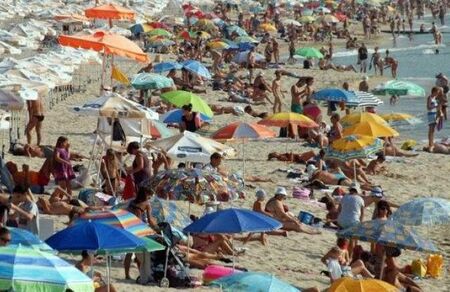Крадци по бански атакуват плажове по Черноморието – ето за какво да внимаваме, според полицията