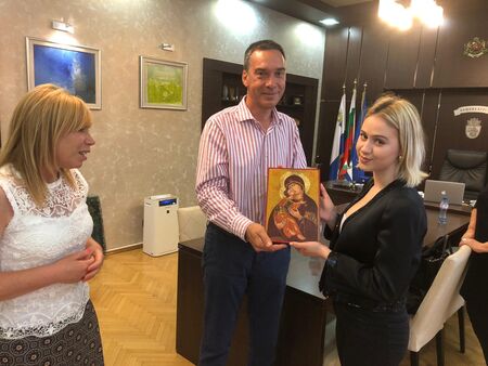 Мария Бакалова ще стане почетен гражданин на Бургас
