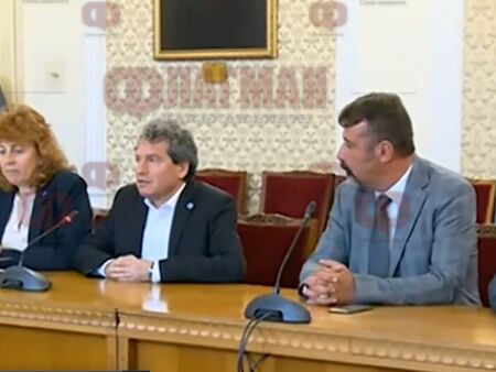 "Има такъв народ" на консултации с ДПС