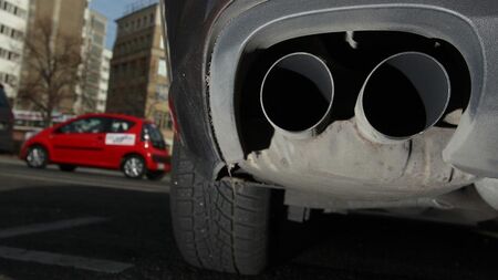 Австрия обмисля забраната на превозни средства с ДВГ от 2030 г.