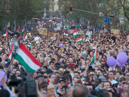 За глобалистите с картечница и как Европа се разцепва на две