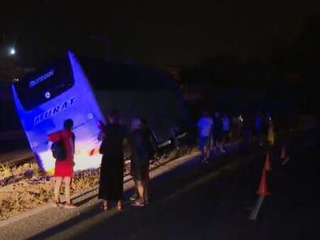 Катастрофа край Велико Търново, румънски автобус засече лека кола