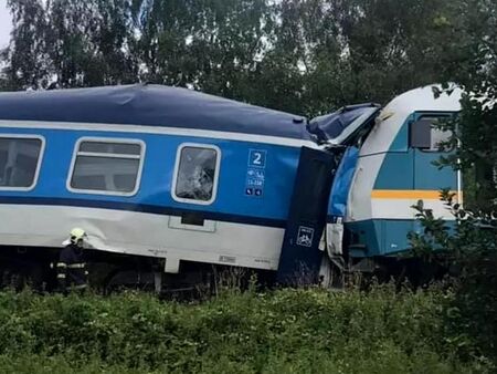Смъртоносна влакова катастрофа в Чехия