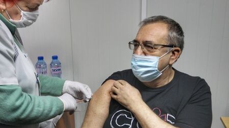 Над 90% от българските учители са против задължителното ваксиниране