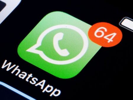 WhatsApp заподозря Apple за опити да следи потребителите