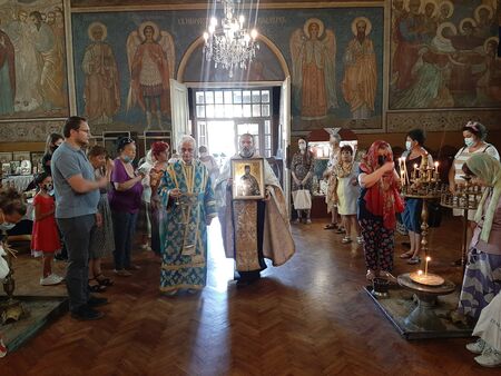 Чудотворната икона с мощите на св. Ефрем Нови идва в Черноморец на 13 август