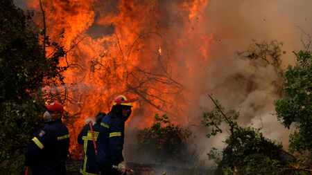 Каква е ситуацията с пожарите в Гърция към момента