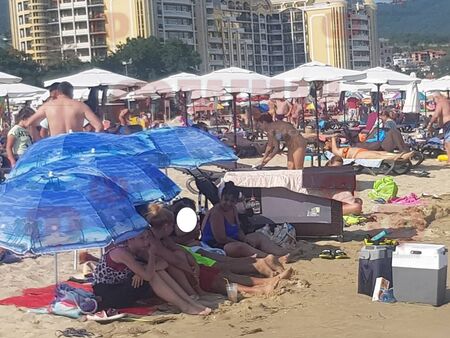 Туристи си направиха бивак на плажа в Слънчев бряг