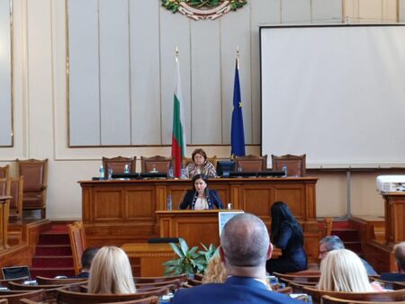 Депутатът от ГЕРБ Галя  Желязкова: Да има дебат за план и мерки за следващия летен сезон
