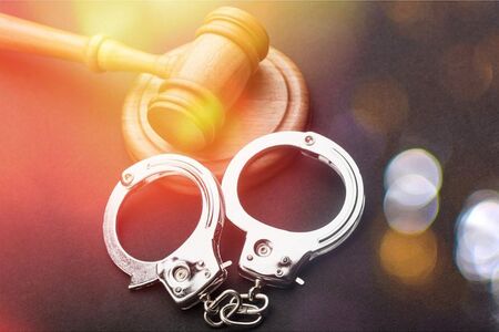 Рецидивист с 13 присъди е обвинен в изнасилване на възрастна жена