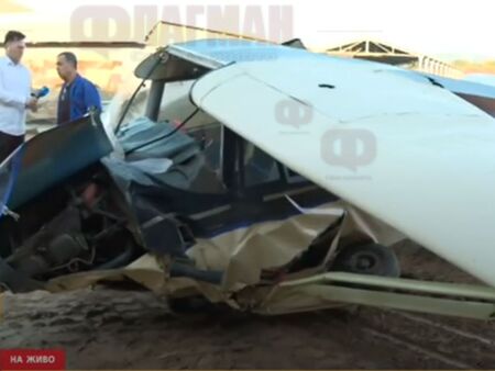 Трагедия! Самолет се разби в двора на керамична фабрика