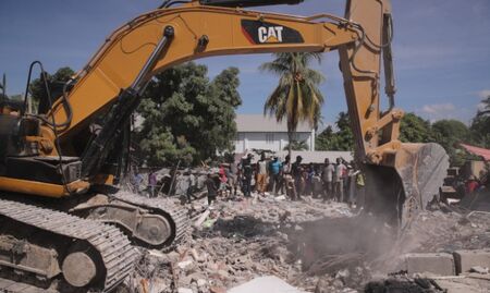 Жертвите от земетресението в Хаити вече са над 1400
