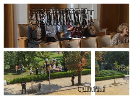 Трима от малтретираните от МВР протестиращи пристигнаха в парламента - депутатите на крака