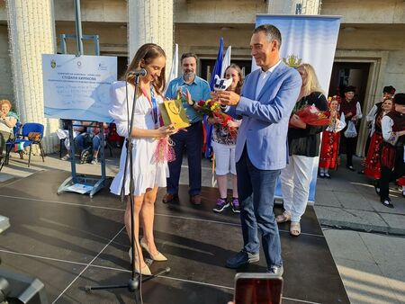 Златната Стефани подари на кмета Димитър Николов талисмана на Олимпийските игри