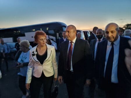 НА ЖИВО: Президентът Румен Радев пристигна в сърцето на Странджа, за да почете героите от Илинденско-Преображенското въстание