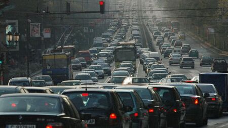 София обмисля тясна и разширена зона, в която ще е забранено влизането на коли при мръсен въздух