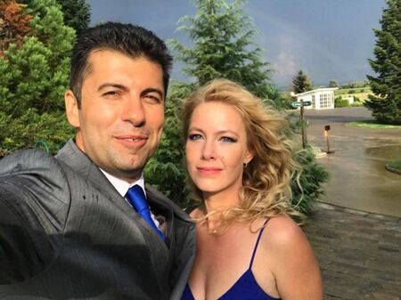Съпругата на Кирил Петков е популярна почти колкото него