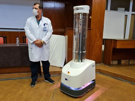 Ултрамодерен робот дезинфекцира ковид отделенията в УМБАЛ-Бургас