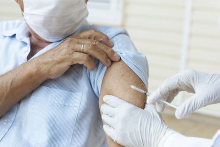 В Колумбия ваксинираха седем пъти мъж срещу коронавирус