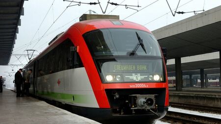 Временна промяна в разписанието на два нощни влака между София и Бургас