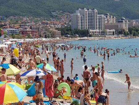 Страхотен сезон за Южното Черноморие - 157 % ръст на туристите за август
