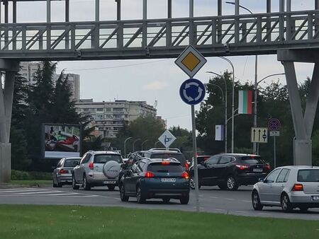 Сериозна тапа в целия Бургас, не излизайте с кола поне до 18 часа!