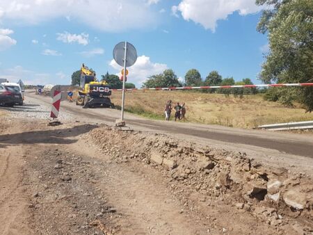 Разширяват пътя Банево – Изворище