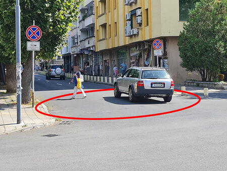 Махнаха пешеходната пътека до Подземната улица в Бургас. Правилно решение ли е?