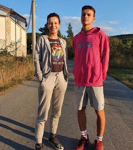 Яна Маринова се гордее с 18-годишния си син