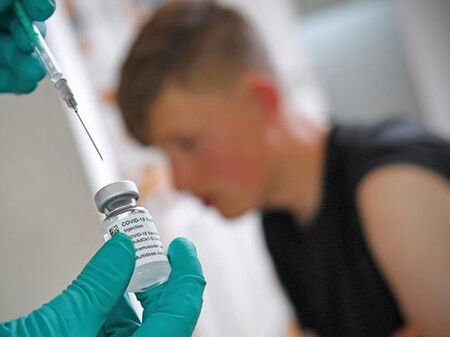 50 гигабайта интернет за ваксинирани тийнейджъри в Гърция
