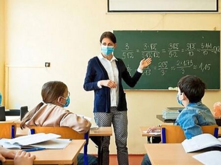 Математик: Отварянето на училищата ще доведе до рязък скок на заразените