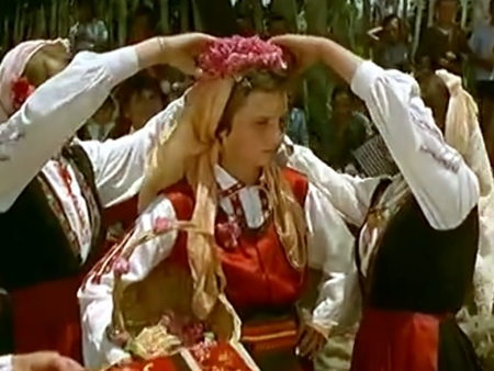 Великобритански клип за България от 60-те години „скри шапката“ на модерните рекламни агенции