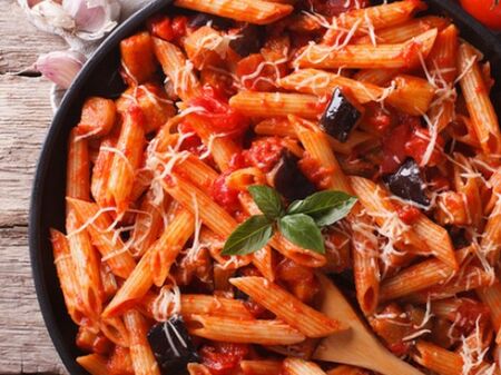 Рецепта за паста с патладжан и доматен сос