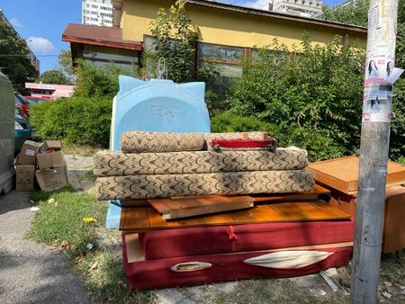 Не изхвърляйте стари мебели и едри отпадъци в Бургас - глобите са солени!