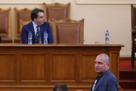 Асен Василев съди Тошко Йорданов, искът е за 250 000 лв.