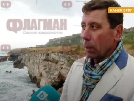 Кап. Димитър Димитров: Три баластни танка на „Вера Су“ са наводнени, но няма да се разцепи