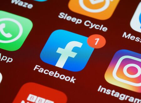 Колко струва 6-часовият срив на Facebook, Instagram и WhatsApp на компанията