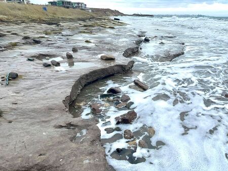 Морето завлече 3000 куб. метра пясък от плажа в Крайморие