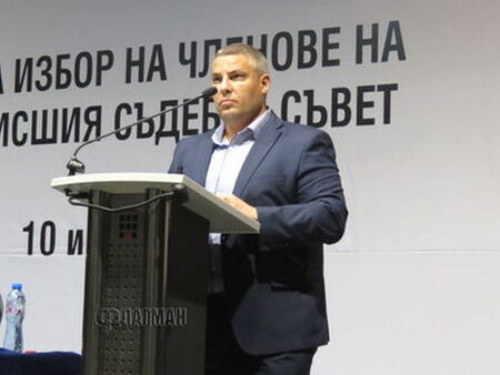Ключов активист на "Да, България" поиска оставката на Христо Иванов