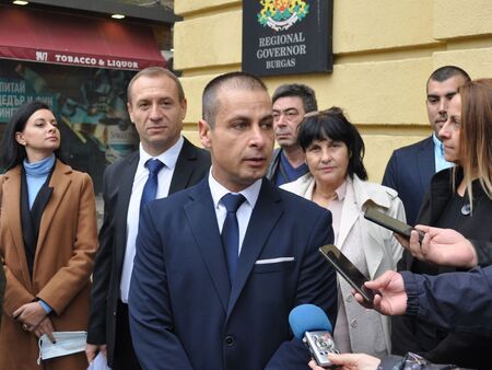 Отборът на Живко Табаков с амбиция за двама депутати от Бургас в 47-ото Народно събрание